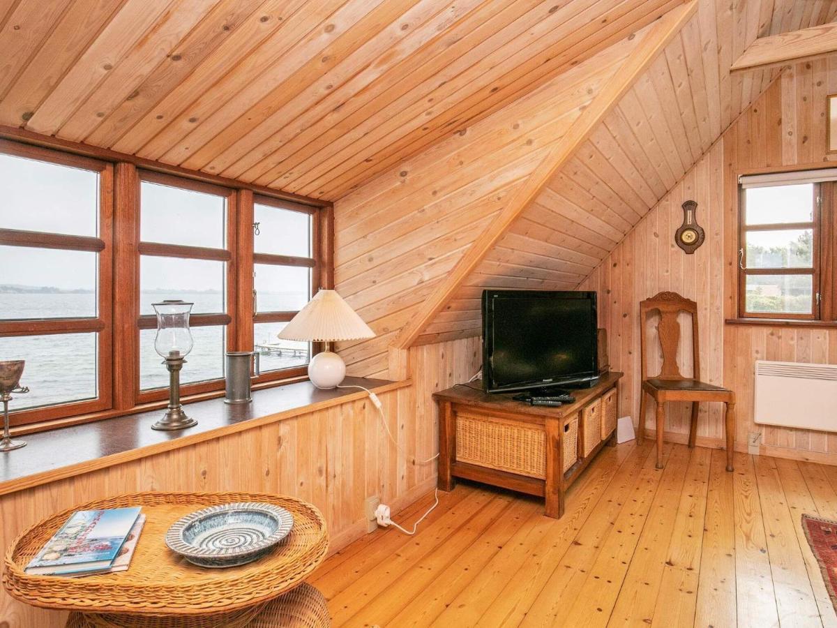 4 Person Holiday Home In Mesinge Extérieur photo