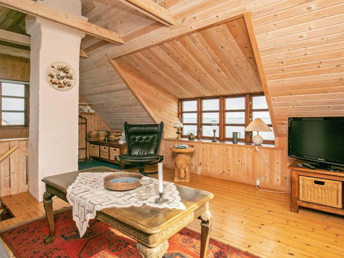 4 Person Holiday Home In Mesinge Extérieur photo